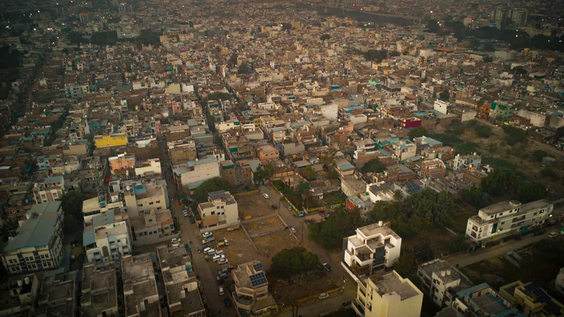 कर्नाटक के मंत्री बोले- अधिकारियों को खुशी से टिप दें:जनता ने पूछा- सैलरी के बाद रिश्वत क्यों; BJP बोली- मंत्री ही रिश्वत को सही ठहरा रहे