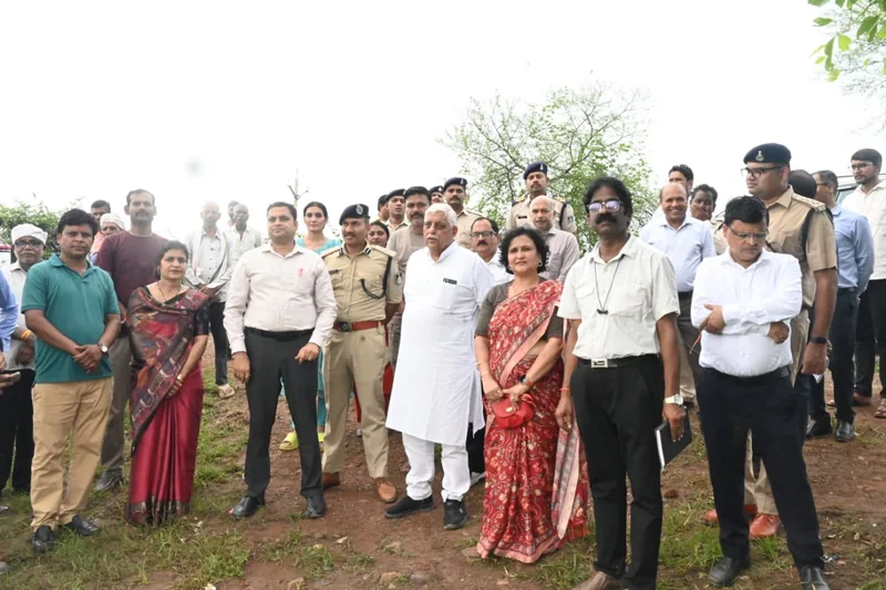 मुख्यमंत्री जनविश्वास अभियान: पाटन के ग्राम उड़ना में ड्रोन से हुआ धान फसल पर नैनो यूरिया के छिड़काव का लाइव…