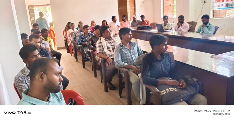 सेंधवा के ग्राम पंचायत चाचरिया में युवा संगम रोजगार मेला संपन्न ................. 12 युवाओं का हुआ प्रारंभिक…