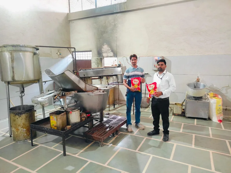 पीएमएफएमई योजना से संवरा धर्मेन्‍द्र का भविष्य, "भैया नमकीन" स्थापित कर बने आत्मनिर्भर